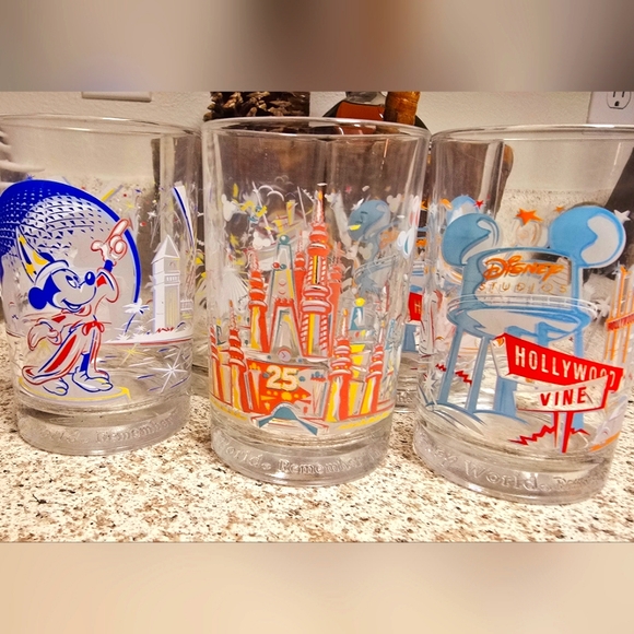 5 Disney World 25th Anniversary Glass Cups - Picture 1 of 5